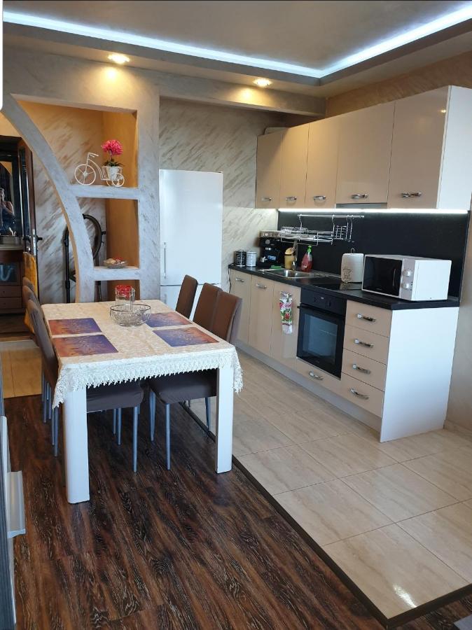 Sunshine Apartment Pomorie Exterior photo